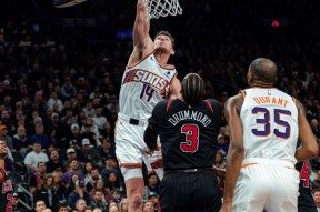 ag体育集团_菲尼克斯太阳NBA击败芝加哥公牛杜兰特干拔命中